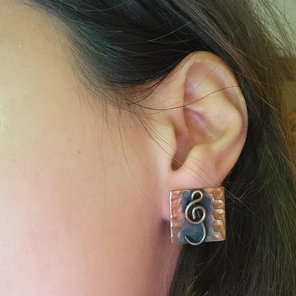 Vintage Copper Treble Clef Musical Clip-On Earrings - Picture 3 of 7